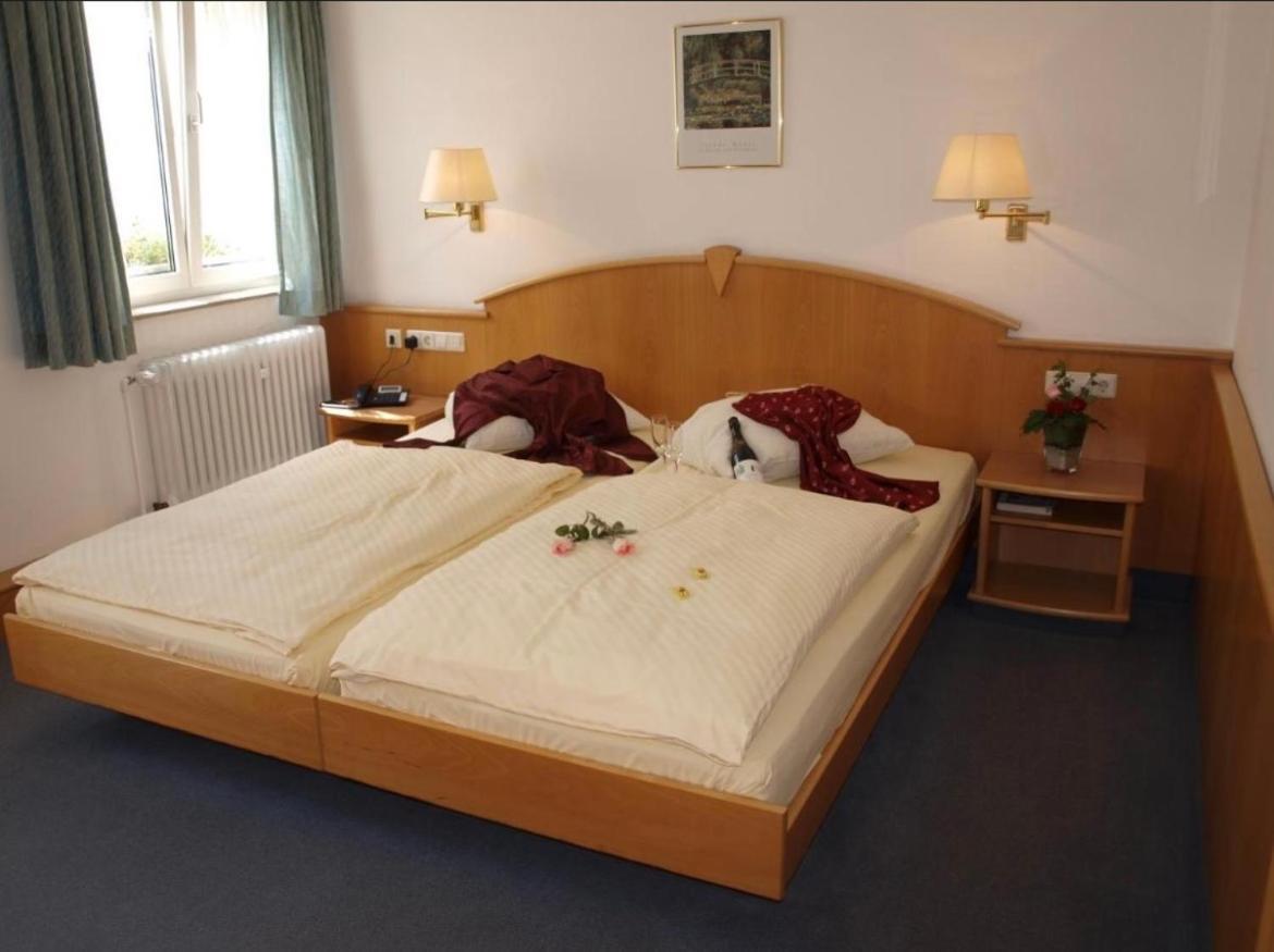 ויינגרטן Hotel Gasthof Baeren מראה חיצוני תמונה