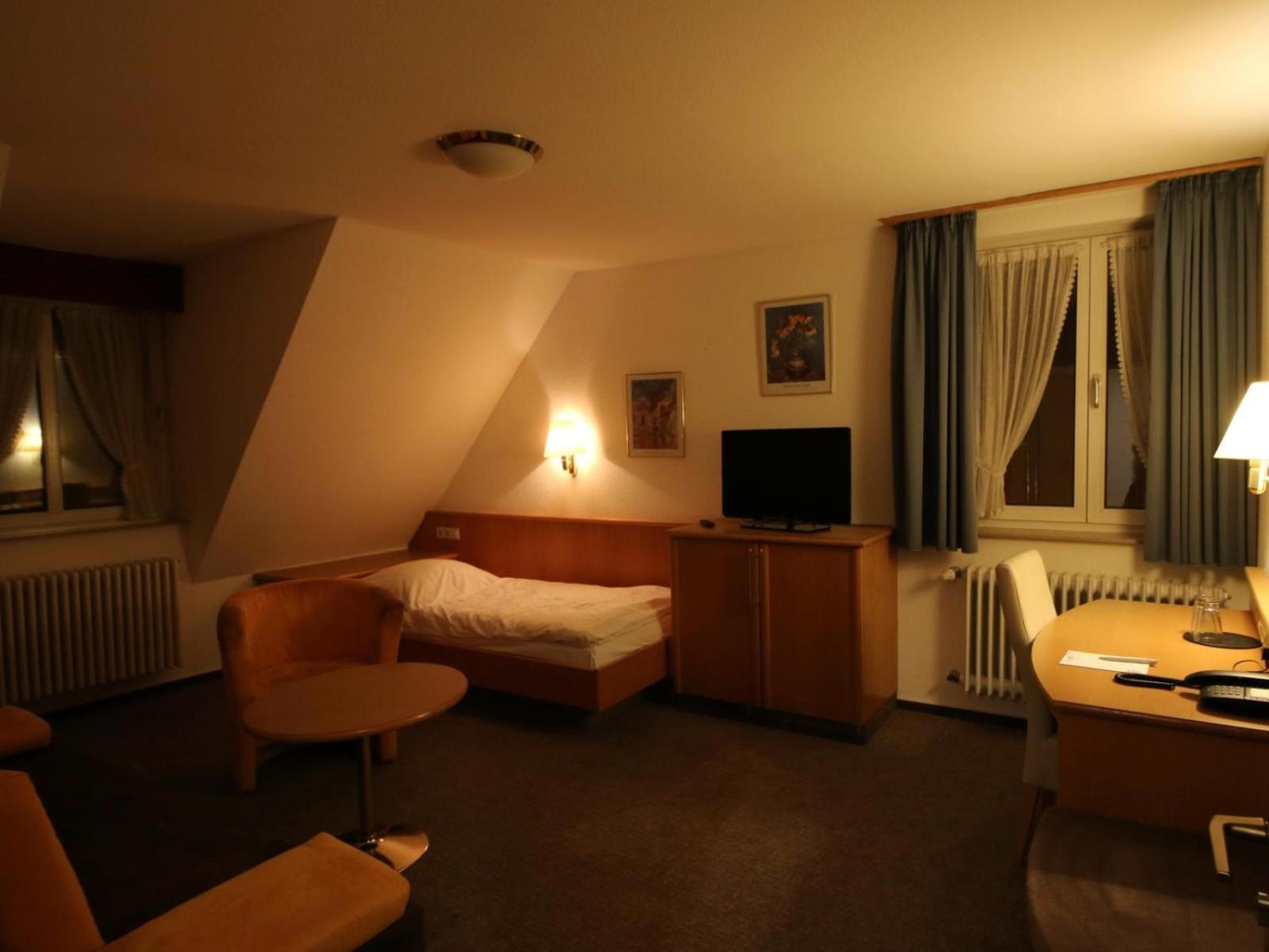 ויינגרטן Hotel Gasthof Baeren מראה חיצוני תמונה