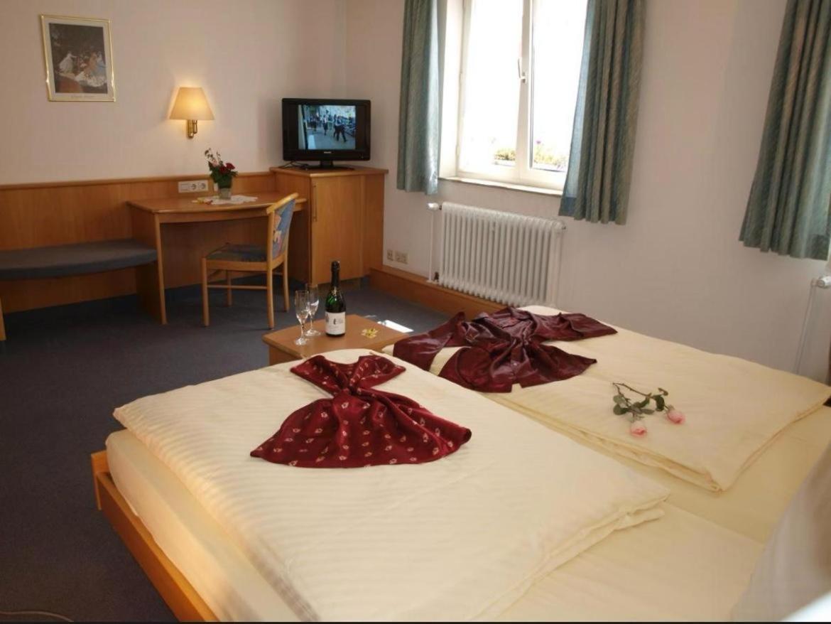 ויינגרטן Hotel Gasthof Baeren מראה חיצוני תמונה