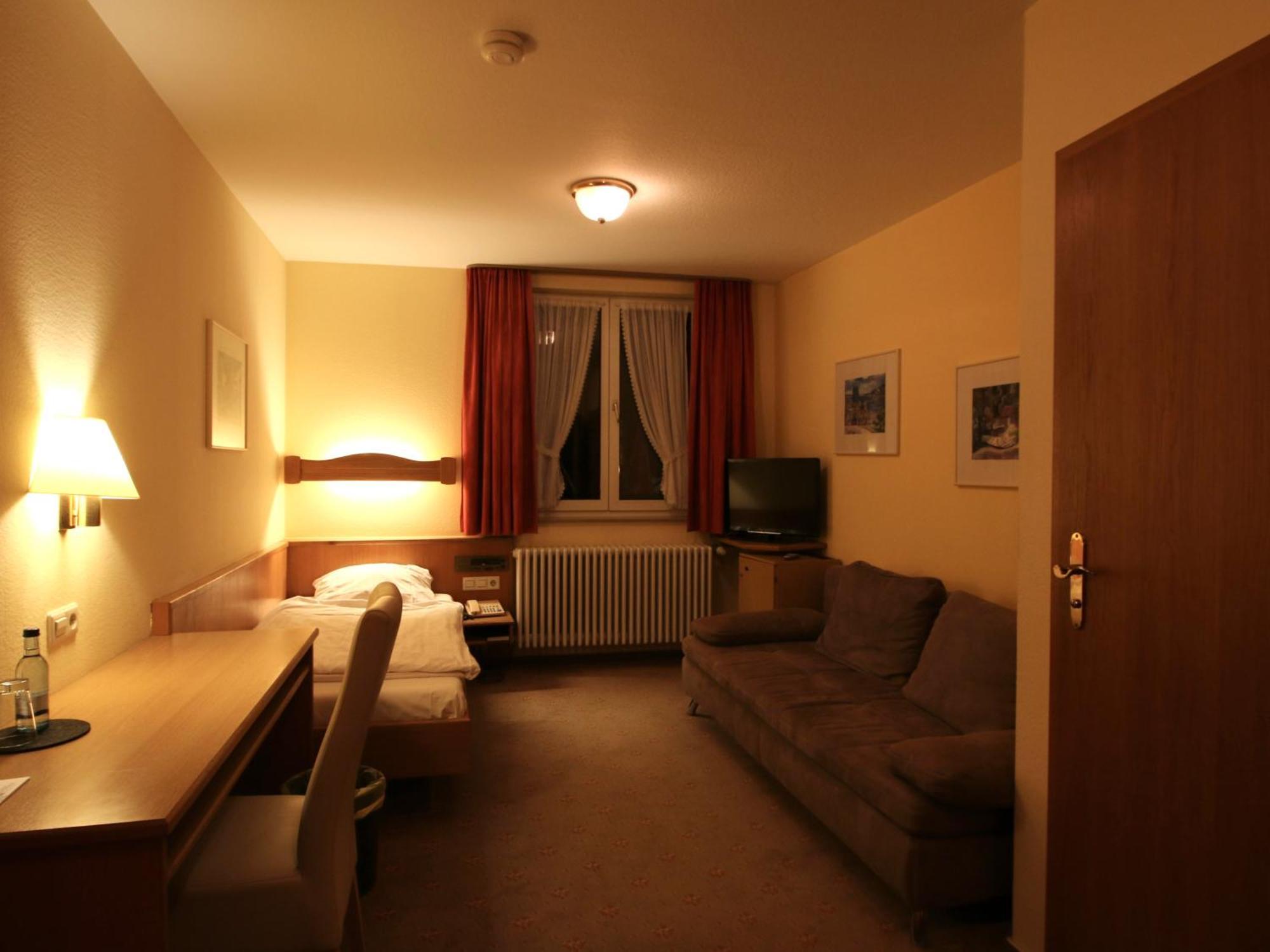 ויינגרטן Hotel Gasthof Baeren מראה חיצוני תמונה
