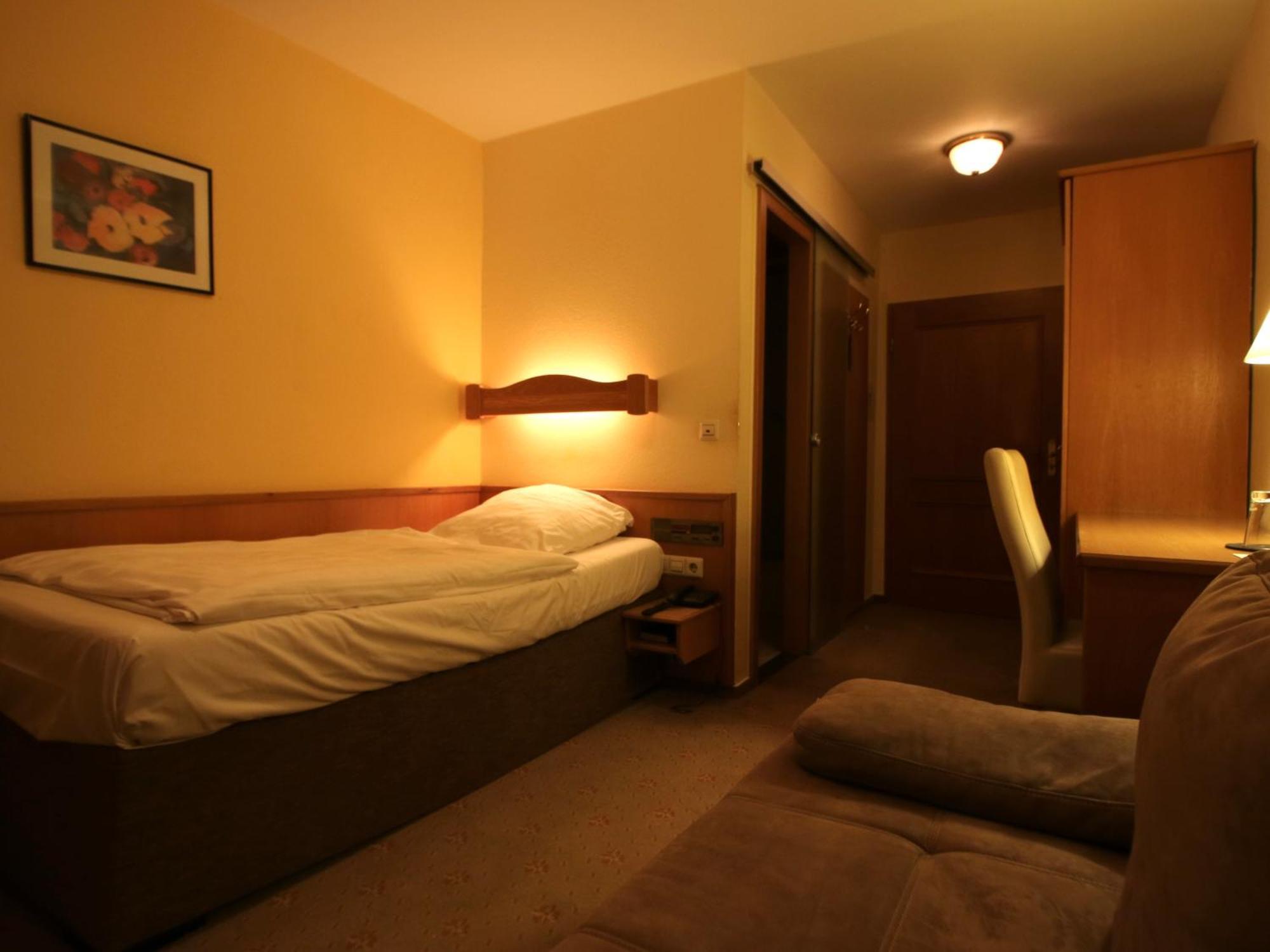 ויינגרטן Hotel Gasthof Baeren מראה חיצוני תמונה